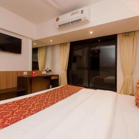 Hotel Mourya Residency Navi Mumbai Ngoại thất bức ảnh