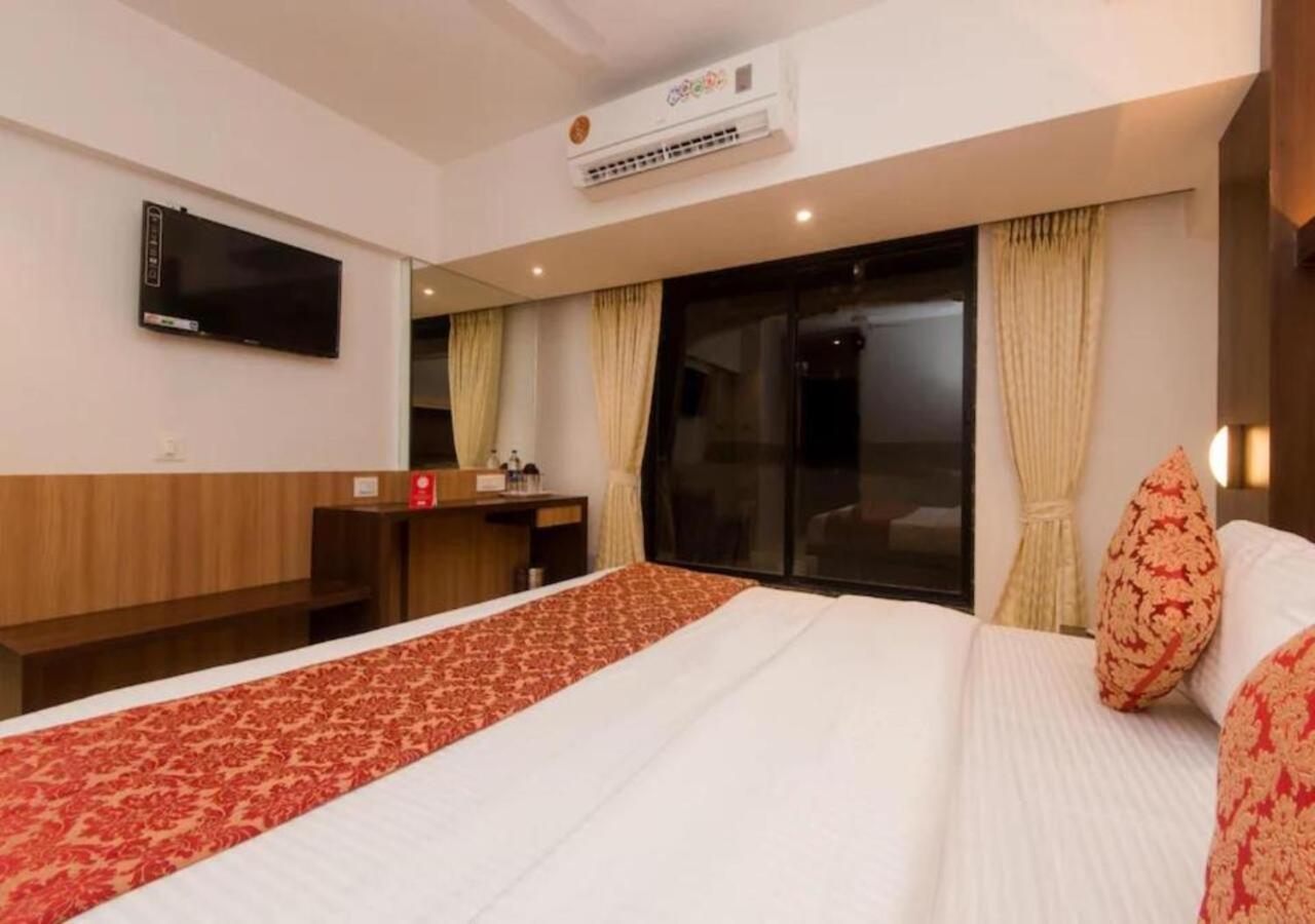 Hotel Mourya Residency Navi Mumbai Ngoại thất bức ảnh