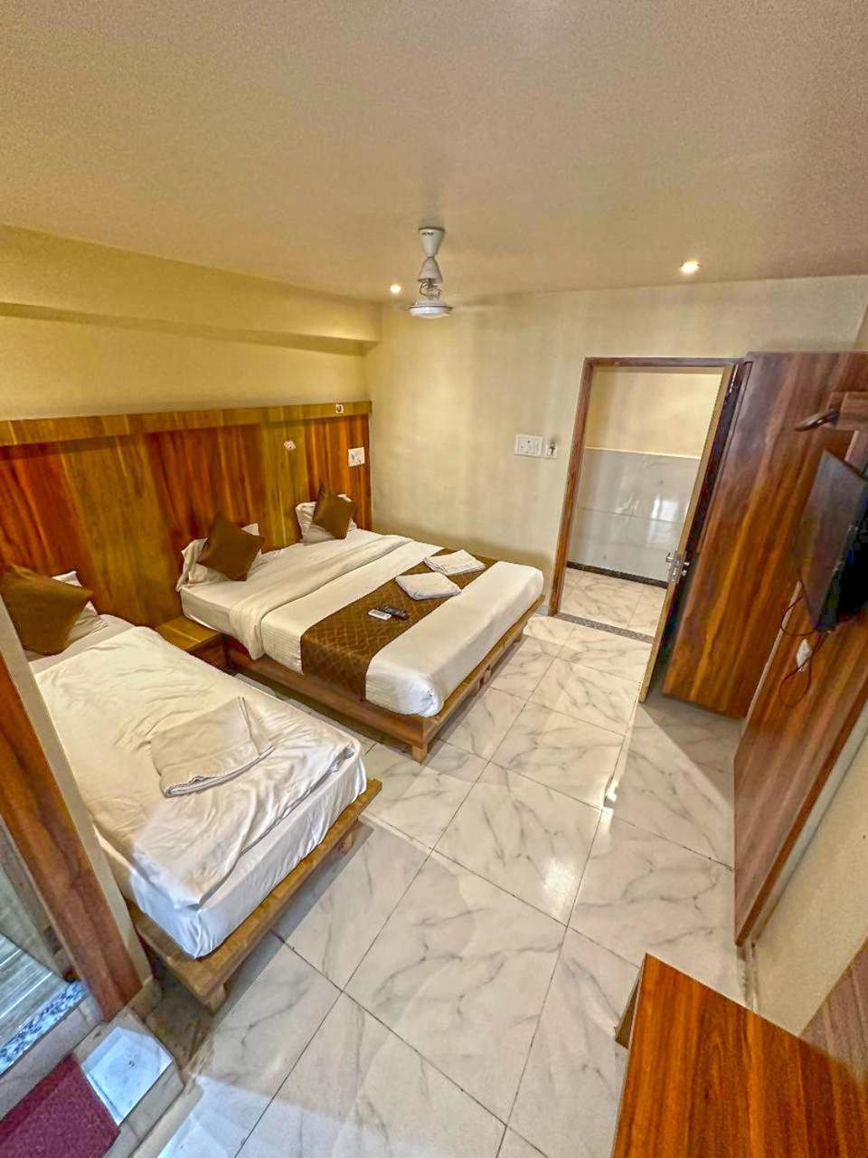 Hotel Mourya Residency Navi Mumbai Ngoại thất bức ảnh