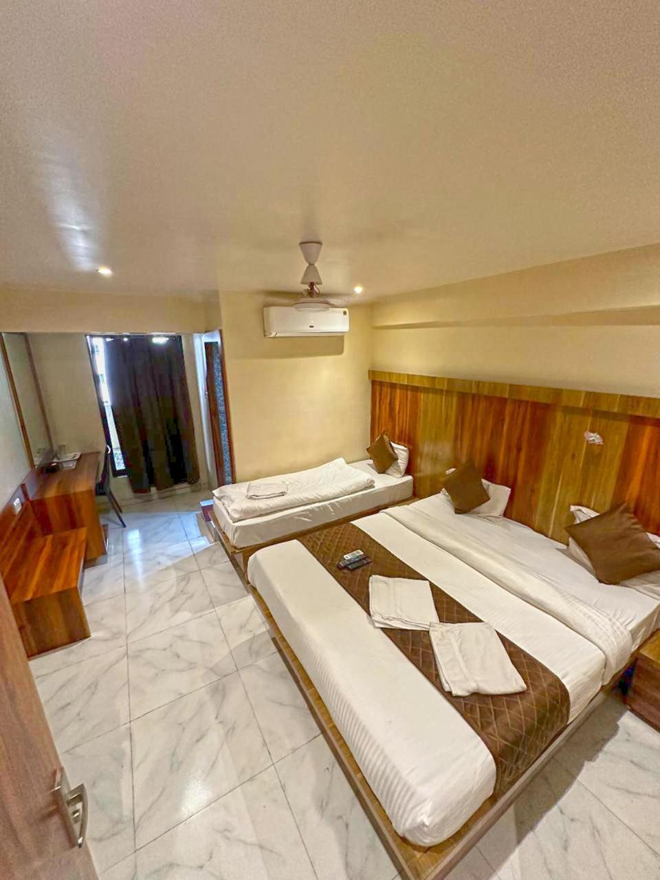 Hotel Mourya Residency Navi Mumbai Ngoại thất bức ảnh