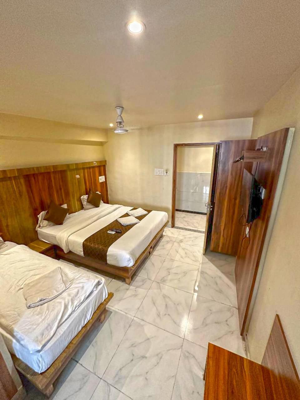 Hotel Mourya Residency Navi Mumbai Ngoại thất bức ảnh